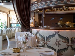 Moscow в ресторане Wine List At La Marée Gets 10th Award of Excellence