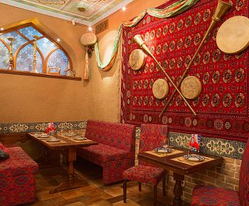 The Pavlin-Mavlin Tea House (Bolshaya Akademicheskaya str.)