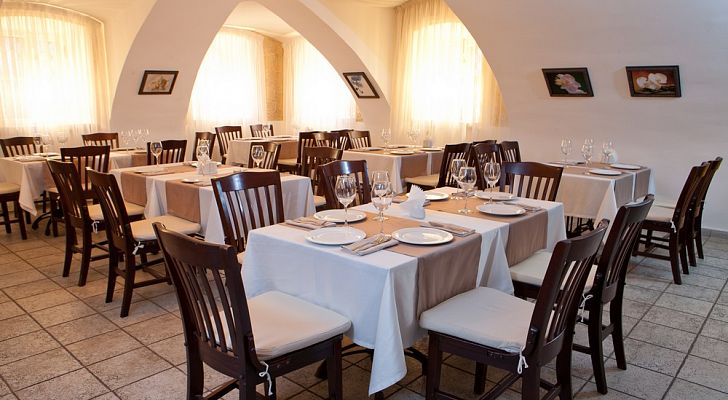 Restaurant Ostrov Russkiy - photo №1