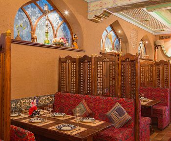 The Pavlin-Mavlin Tea House (Bolshaya Akademicheskaya str.)